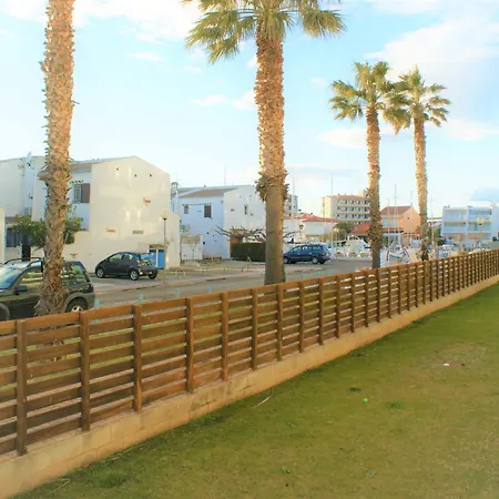 En Complejo Residencial En Santa Margarita, Apartment Roses